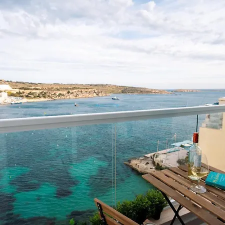 Seashore Stays - Stunning Apartments Right By The Sea St. Paul's Bay Exterior photo