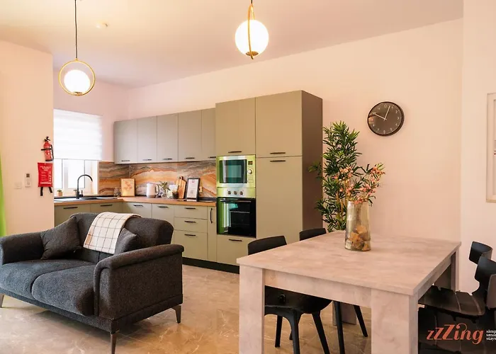 Seashore Stays - Stunning Apartments Right By The Sea
