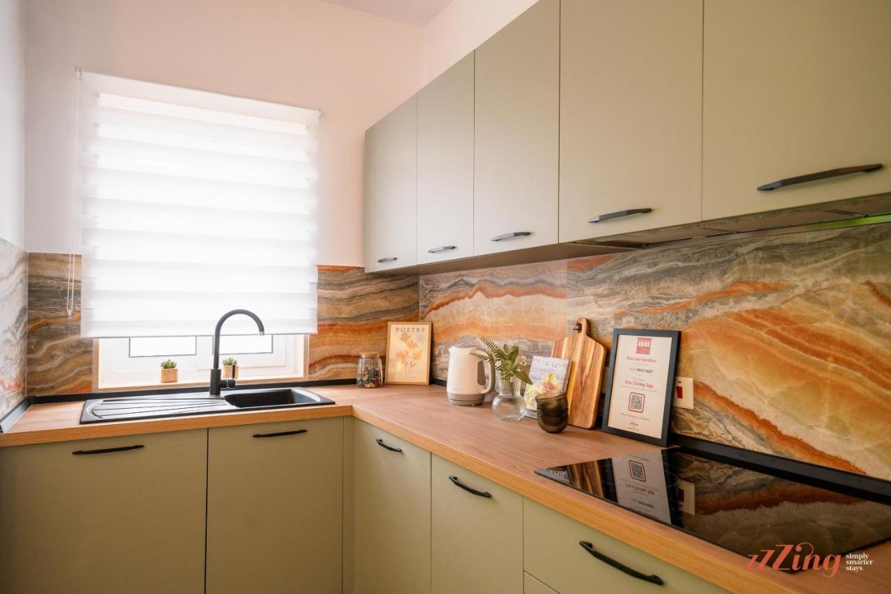 Seashore - Stunning Right By the sea *