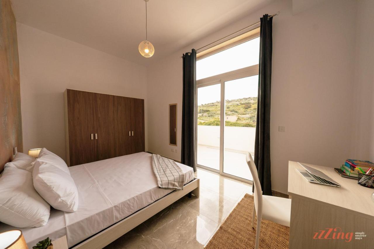 Apartment Seashore - Stunning Right By the sea St. Paul's Bay